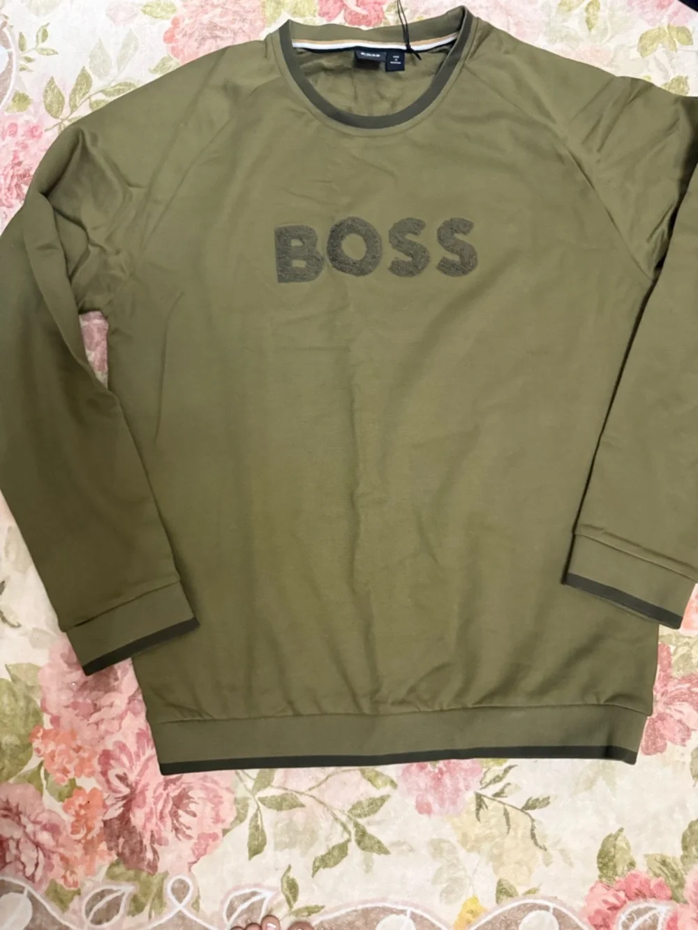 Hugo Boss NWT Crewneck with Terry Chenille appliqué - Picture 3 of 10